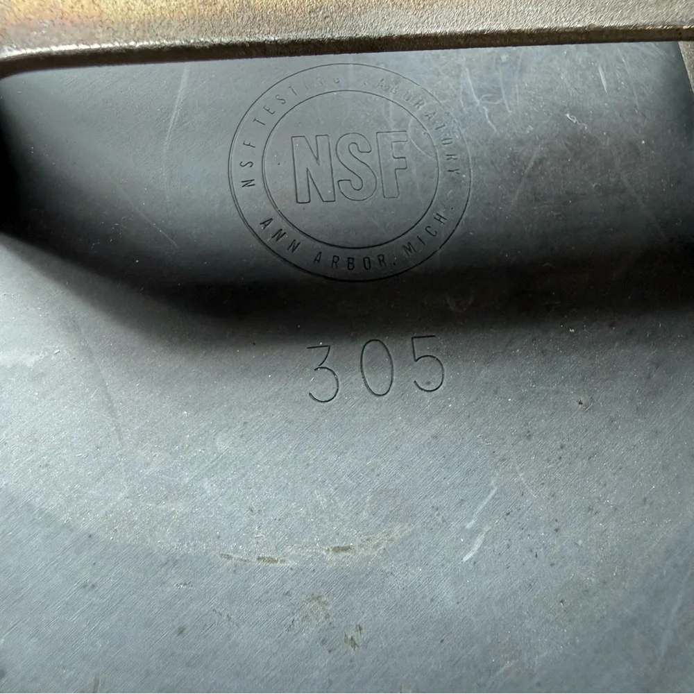 Commercial Aluminum Cookware Pot Heavy Duty 1  1/2 Quart   Number 8701  1/2
